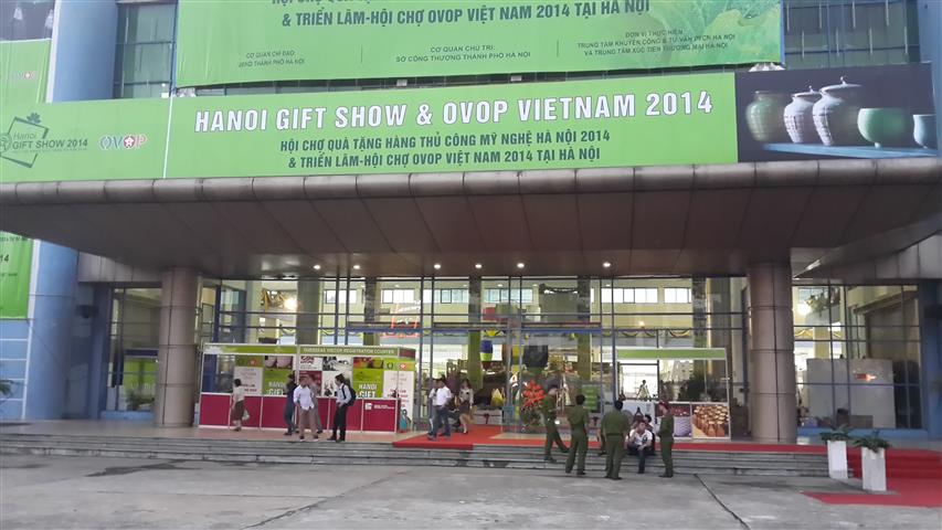 ງານ​ຕະຫຼາດ​ນັດສິນ​ຄ້າ​ສິ​ລະ​ປະ​ຫັດ​ຖະ​ກຳ ຮ່າ​ໂນ້ຍ ປີ 2014